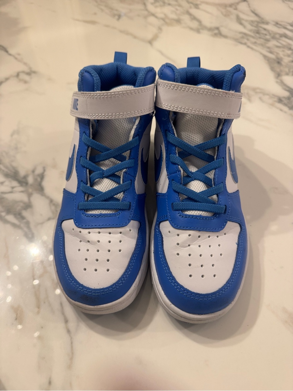 Nike Court Borough Mid Kids High-Top Sneakers in Blue and White